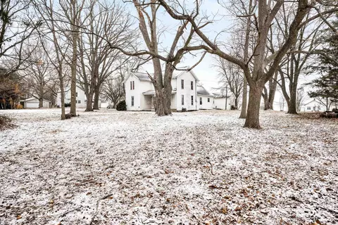 11643 Oak St, Downs, IL 61736 photo 3