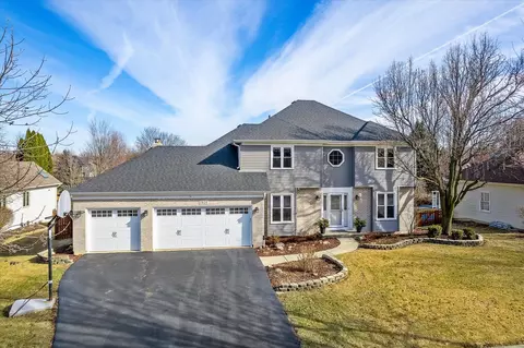 3916 Falcon Dr, Naperville, IL 60564