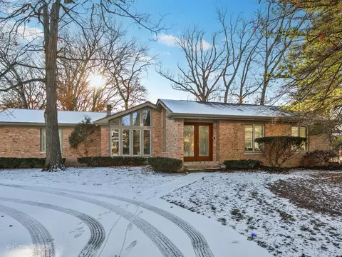 900 S Broadway Ave, Park Ridge, IL 60068