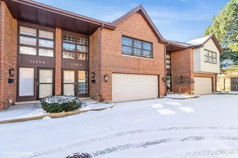 1202 Pine St #C, Glenview, IL 60025