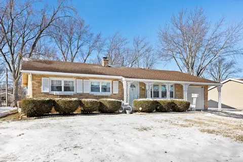 1770 Kent Rd, Hoffman Estates, IL 60169