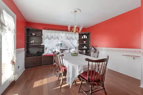 1770 Kent Rd, Hoffman Estates, IL 60169 photo 9
