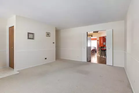 1770 Kent Rd, Hoffman Estates, IL 60169 photo 5