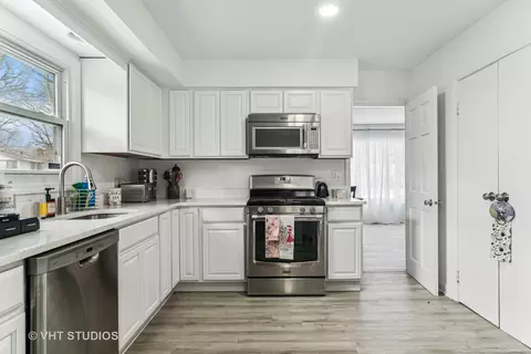 2114 Vermont St, Rolling Meadows, IL 60008 photo 9