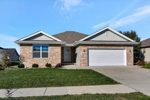 6104 Park View Dr, Bourbonnais, IL 60914