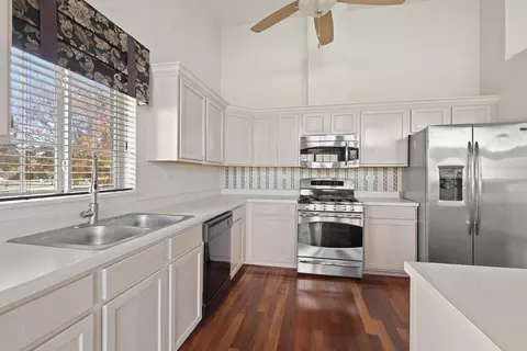 Kitchen - 7234 Dada Dr, Gurnee, IL 60031 photo 2 of 2
