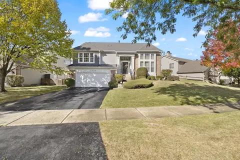 7234 Dada Dr, Gurnee, IL 60031