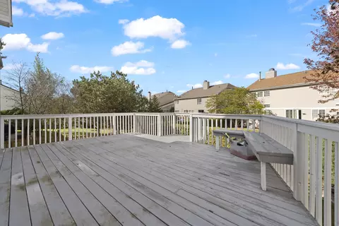 Exterior - 7234 Dada Dr, Gurnee, IL 60031 photo 3 of 4