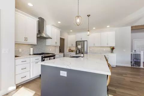 Kitchen - 813 Table Rock Cir, Normal, IL 61761 photo 4 of 4