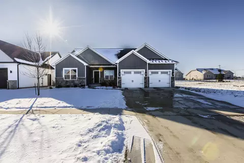 Exterior - 813 Table Rock Cir, Normal, IL 61761 photo 2 of 3