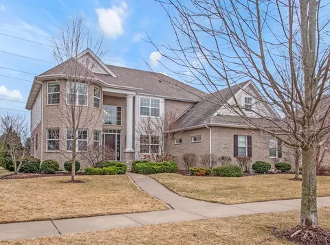 12801 Dunmoor Dr, Lemont, IL 60439
