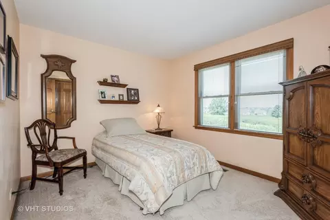 Bedroom - 3510 Bunker Hill Dr, Algonquin, IL 60102 photo 3 of 3