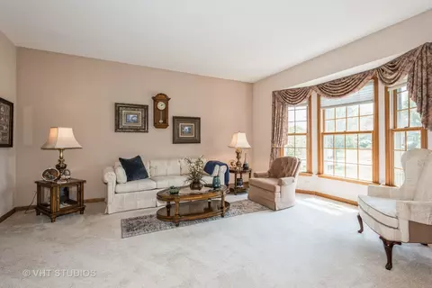 Living - 3510 Bunker Hill Dr, Algonquin, IL 60102 photo 1 of 2
