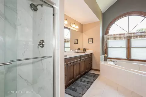 Bath - 3510 Bunker Hill Dr, Algonquin, IL 60102 photo 2 of 4