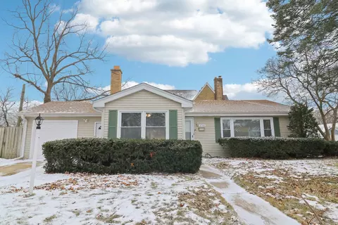 1711 W Monroe St, Waukegan, IL 60085
