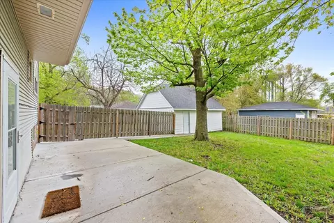 Exterior - 405 Eleanor St, Thornton, IL 60476 photo 3 of 3