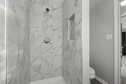 Bath - 405 Eleanor St, Thornton, IL 60476 photo 3 of 3