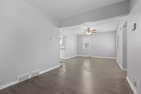 Living - 405 Eleanor St, Thornton, IL 60476 photo 2 of 2