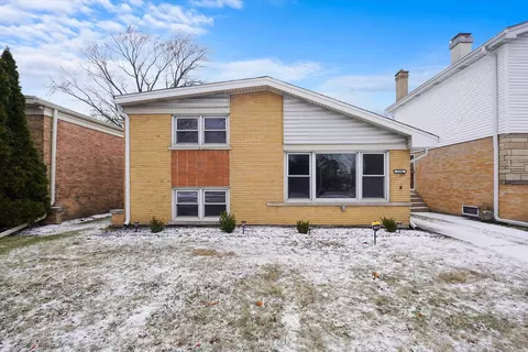 5208 Emerson St, Skokie, IL 60077