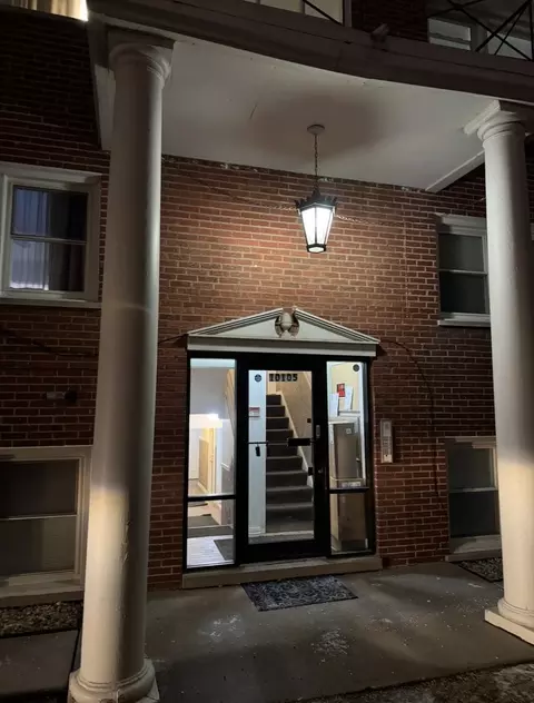 10105 Hartford Ct #2A, Schiller Park, IL 60176