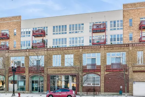 1225 W Morse Ave #510, Chicago, IL 60626