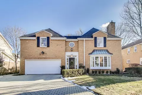 545 S Bristol Ln, Arlington Heights, IL 60005