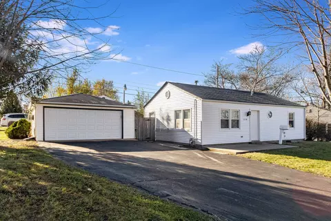 1728 Hosmer Ln, Crest Hill, IL 60403