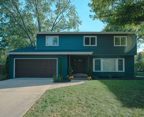 63 Mulberry Rd, Deerfield, IL 60015