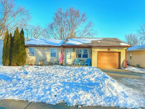 306 E Marshall St, Tolono, IL 61880 photo 2