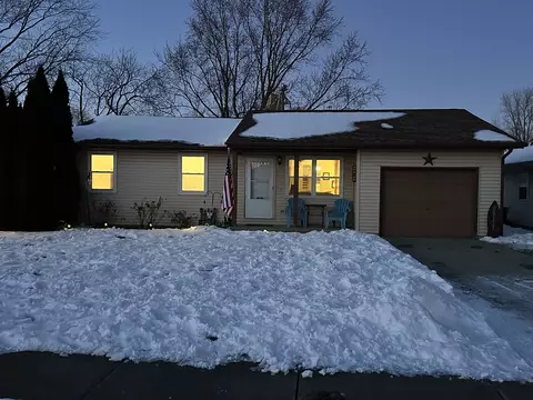 306 E Marshall St, Tolono, IL 61880 photo 3