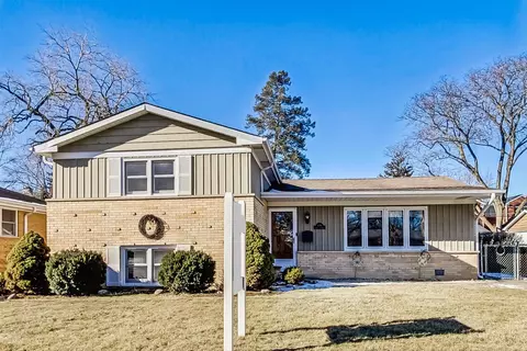 436 S Gibbons Ave, Arlington Heights, IL 60004
