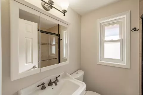Bath - 11647 S May St, Chicago, IL 60643 photo 2 of 2
