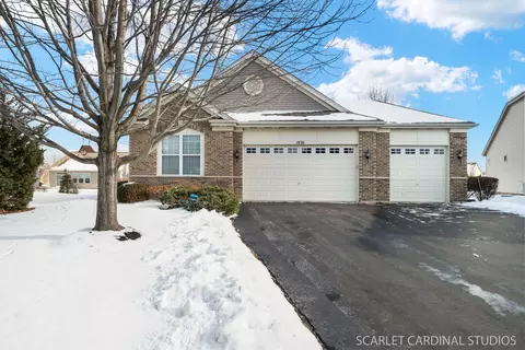 1976 Holloway Ct, Aurora, IL 60502