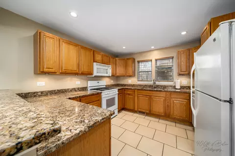 2710 Kama Ave, Mchenry, IL 60050 photo 5