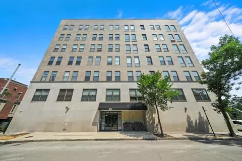 811 S Lytle St #216, Chicago, IL 60607