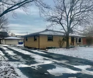 451 E 163rd St, South Holland, IL 60473