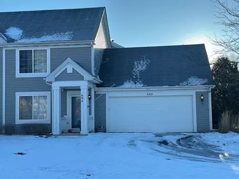 684 Lincoln Station Dr #684, Oswego, IL 60543