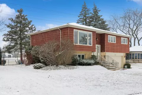 570 Figard Ln, Des Plaines, IL 60016 photo 2