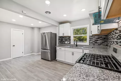 Kitchen - 14537 Clinton St, Harvey, IL 60426 photo 2 of 4