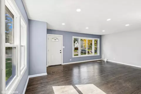 Living - 14537 Clinton St, Harvey, IL 60426 photo 3 of 5