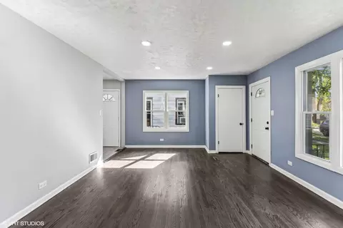 Living - 14537 Clinton St, Harvey, IL 60426 photo 2 of 5