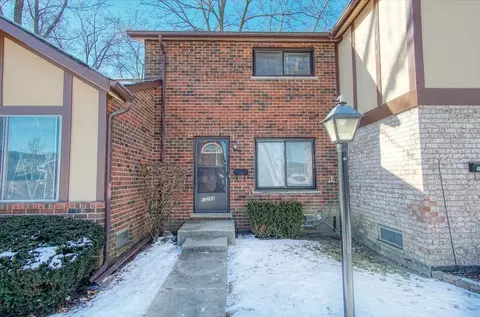 1 S284 Stratford Ln, Villa Park, IL 60181