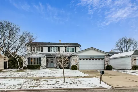 2541 N Douglas Ave, Arlington Heights, IL 60004