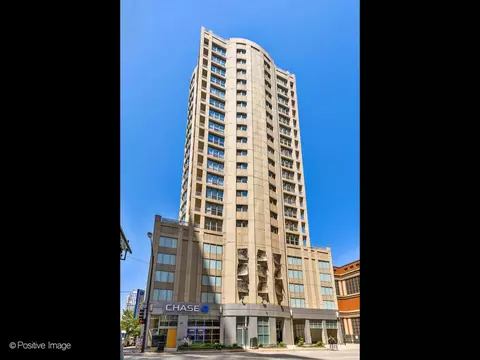 600 N Dearborn St #702, Chicago, IL 60654