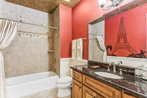127 E Oneida Ave, Elmhurst, IL 60126 photo 11