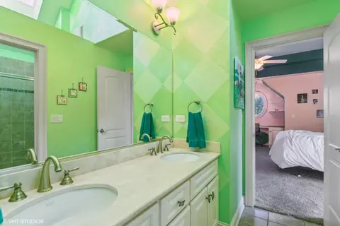127 E Oneida Ave, Elmhurst, IL 60126 photo 21
