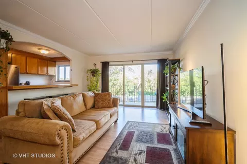 580 Fairway View Dr #2B, Wheeling, IL 60090 photo 3