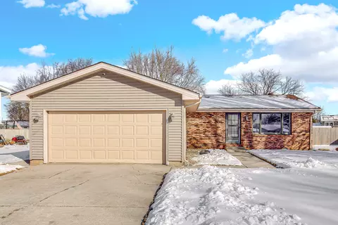 Exterior - 1122 Pheasant Dr, Bradley, IL 60915 photo 2 of 6