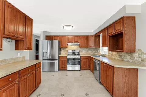 Kitchen - 1122 Pheasant Dr, Bradley, IL 60915 photo 2 of 2