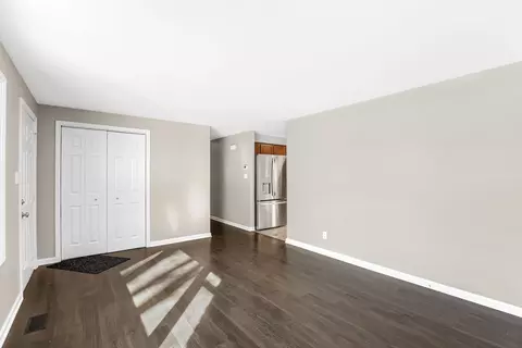 Living - 1122 Pheasant Dr, Bradley, IL 60915 photo 3 of 6